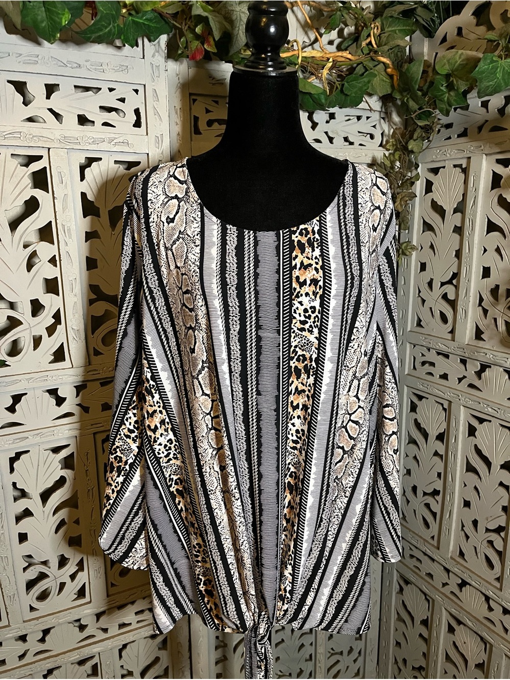 CATO EST.1946 FANTASTIC BLACK & TAN MIXED ANIMAL PRINT LONG SLEEVE PLUS SIZE TOP